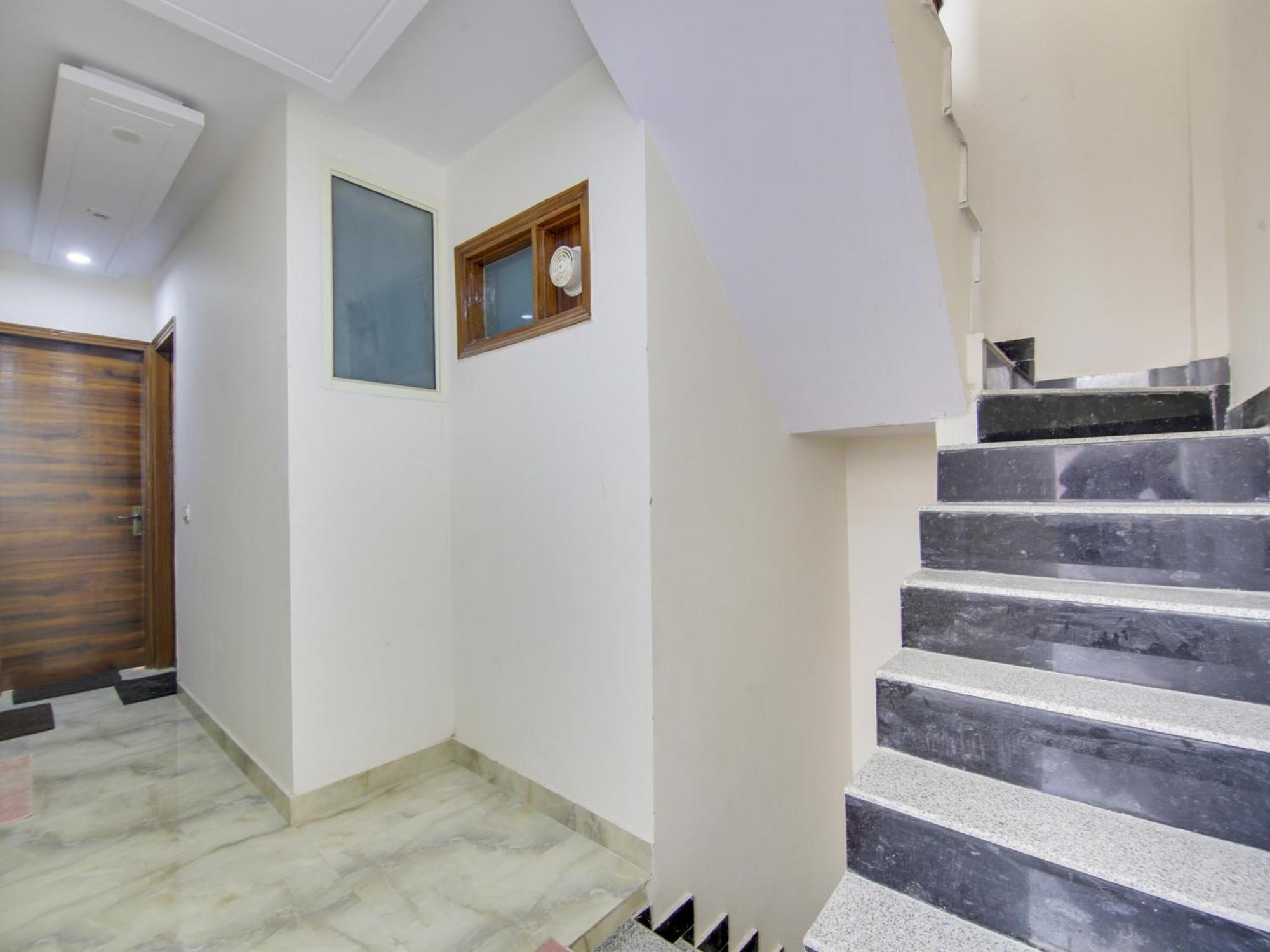 Hotel O Ar Residency Delhi  Buitenkant foto